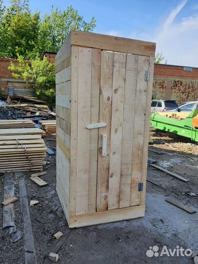 Туалет деревянный дачный