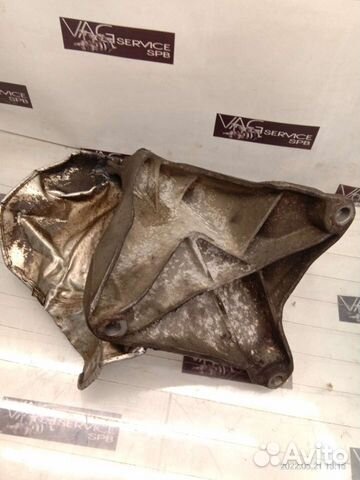 Кронштейн двигателя правый audi A6