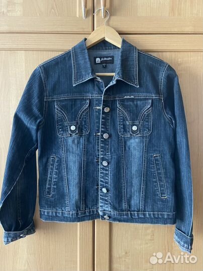 Джинсовая куртка