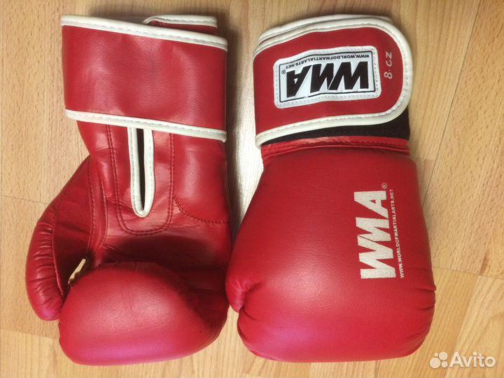 Боксерские перчатки