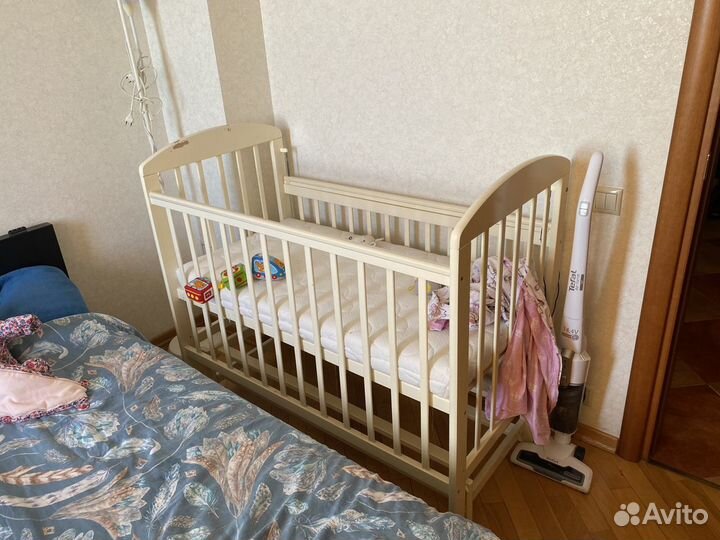 Кровать детская с поперечным маятником