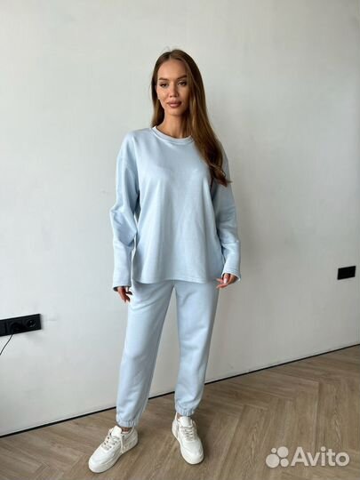 Спортивный костюм новый 42 S