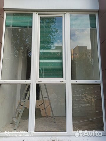 Балконное окно + дверь (жалюзи, сетка) объявление продам