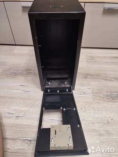 Сейф, ящик металлический 10кг с ключами