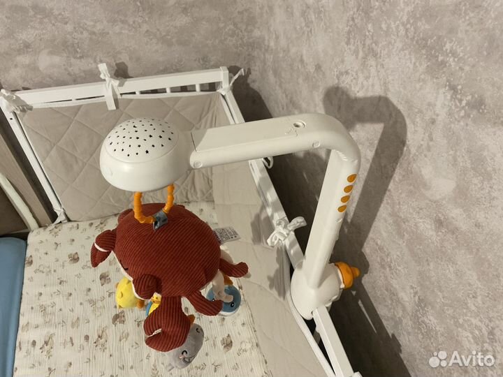 Мобиль на кроватку с проектором