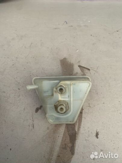 Бачок тормозной жидкости mercedes W202 W210 W208