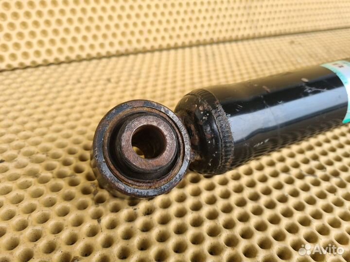 Амортизатор задний Infiniti Ex25 Ex35 Ex37 J50