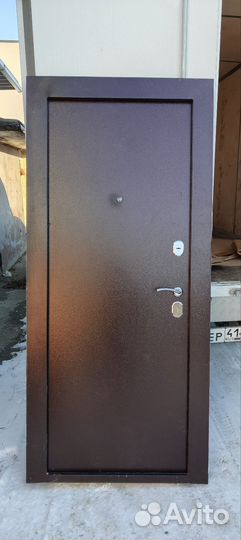 Дверь входная металлическая