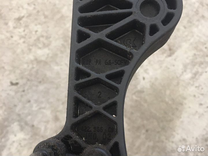 Педаль сцепления Peugeot 307 (2864)