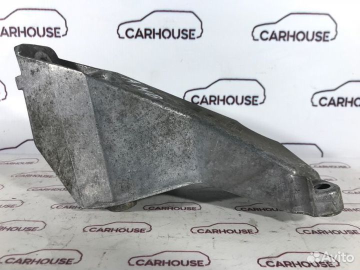 Кронштейн двигателя левый Audi A4 B6 1.8T AMB