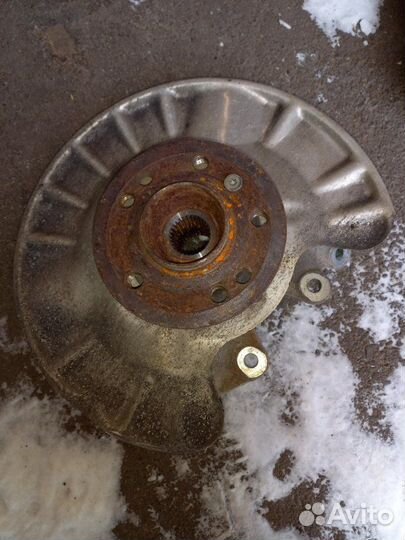 Кулак поворотный задний правый Mercedes Gl 500