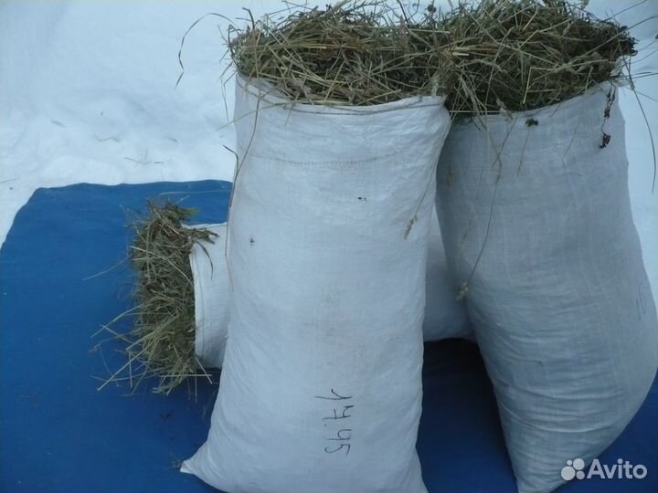 Сено, солома, мох в мешках и еще