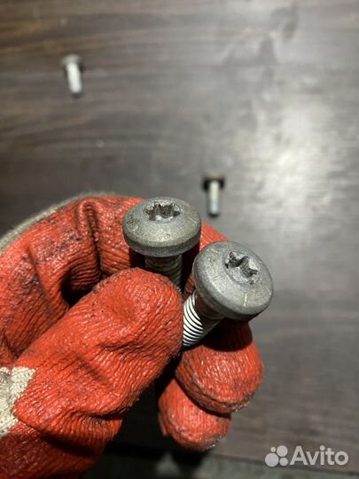 Болты заднего диска Harley-Davidson V-Rod 02-06