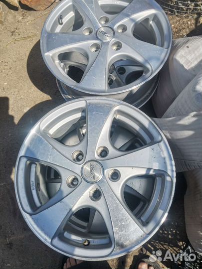 Продам литые.14*5*100+16*5*100