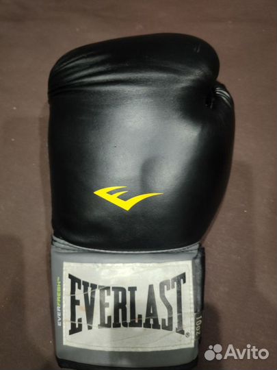 Боксерские перчатки 10 oz everlast