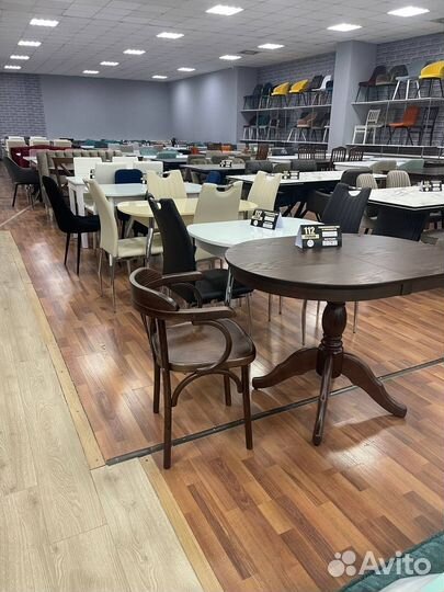 Стол кухонный