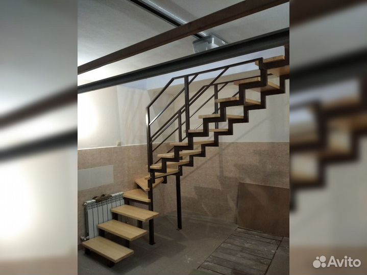 Ступени для лестниц и другие комплектующие О