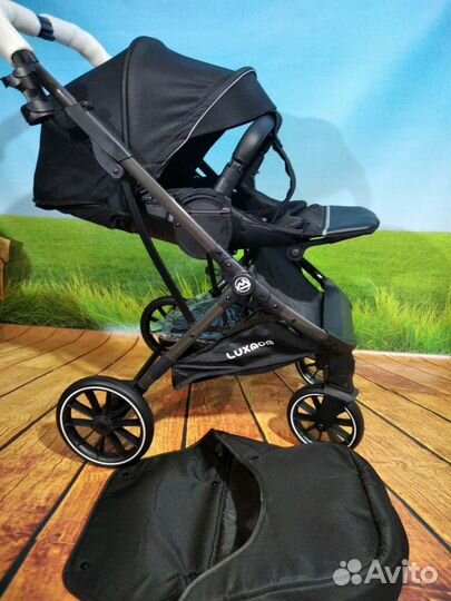 Прогулочная коляска новая с реверсивным блоком