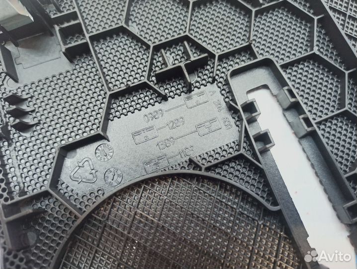 Решетка динамика центральная верхняя Mercedes-Benz