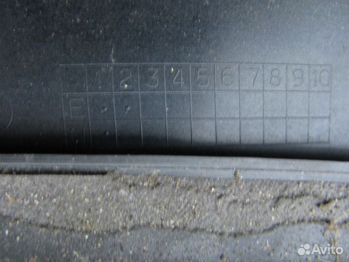 Mercedes W166 GL накладка крыла заднего правого