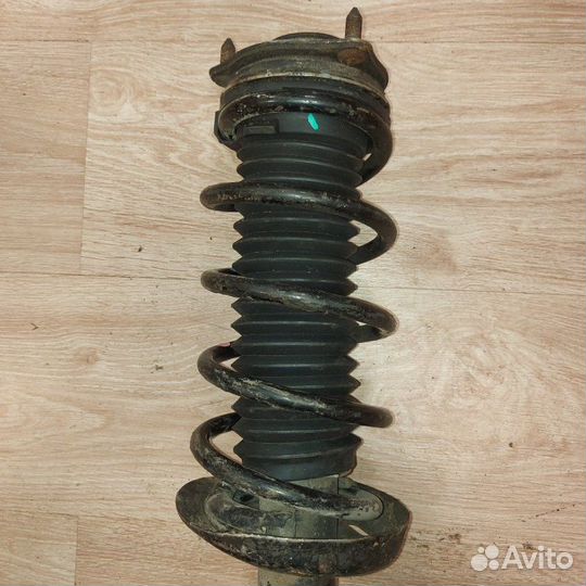 Амортизатор передний левый Honda Civic 8 4D