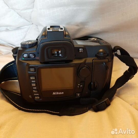 Зеркальный фотоаппарат nikon D70s, canon EOS 1100D