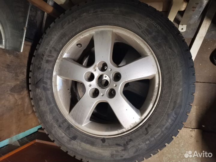 Комплект зимней резины с дисками R16 215/65