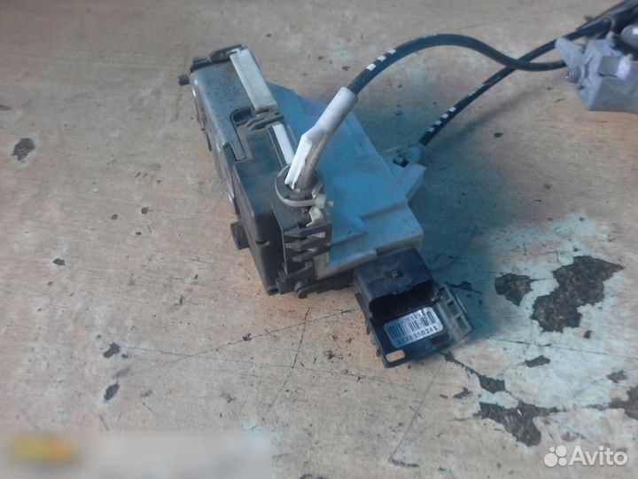 Замок двери задней правой Peugeot 308 I 2007-2015