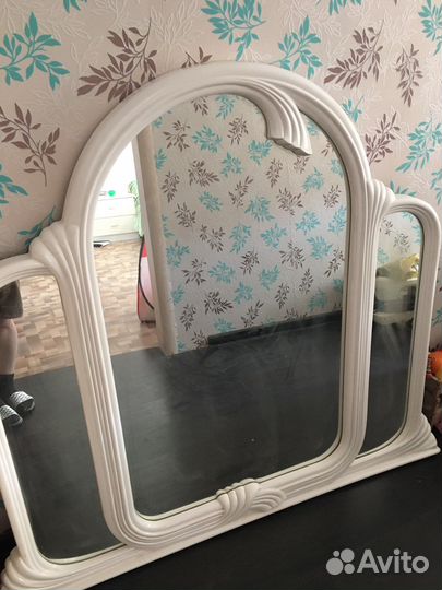 Тумба с зеркалом