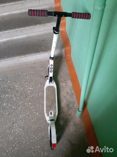 На амартизаторе 20 см колёса