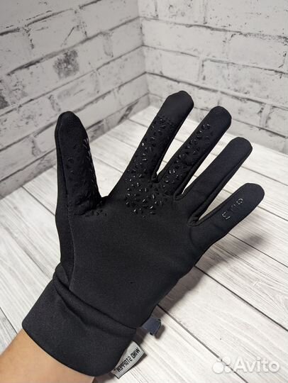 Перчатки the north face