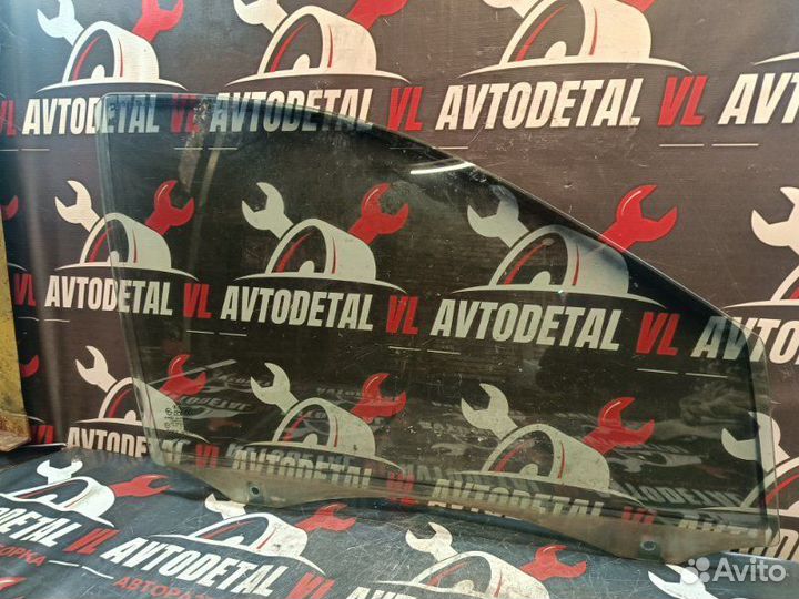 Стекло двери переднее правое Kia Sorento BL D4CB