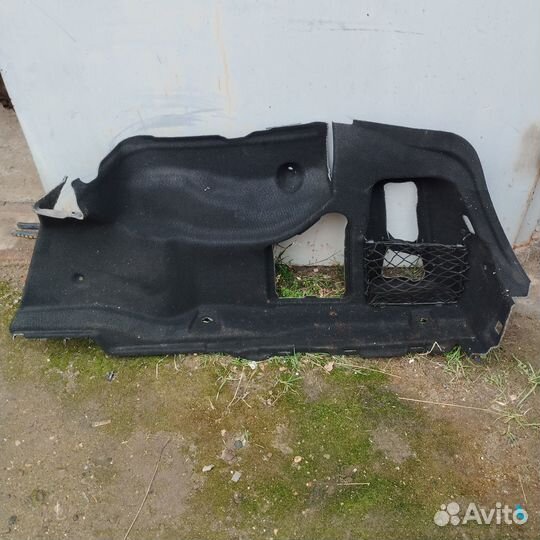 Обшивка багажника правая Mercedes-Benz E-Class W21