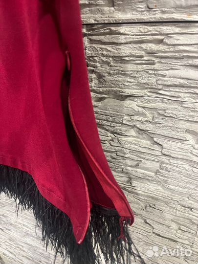 Кофта с перьями