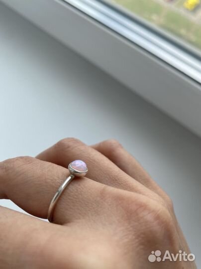 Pandora кольцо с лунным камнем