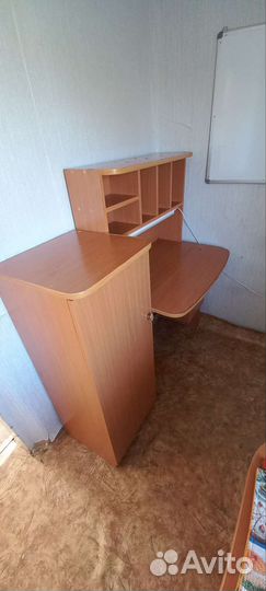 Письменный стол