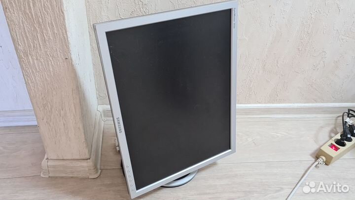 ЖК монитор Samsung SyncMaster 203B