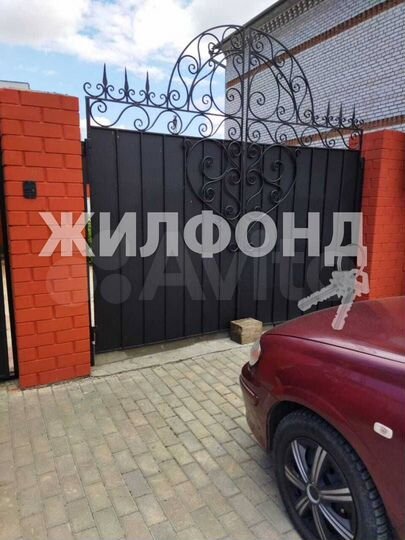 Коттедж 182 м² на участке 10,5 сот.