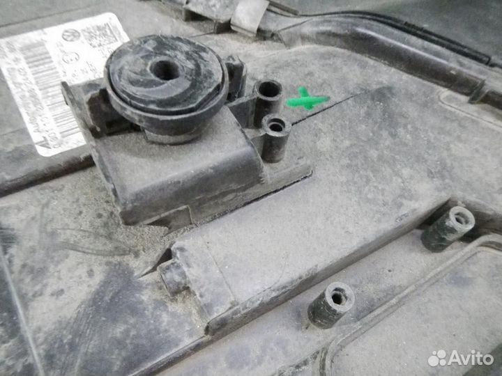 Фара левая Volkswagen Tiguan