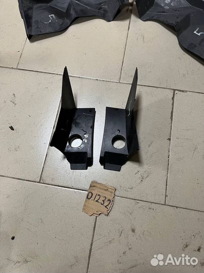 Накладка фонаря задняя lexus ux