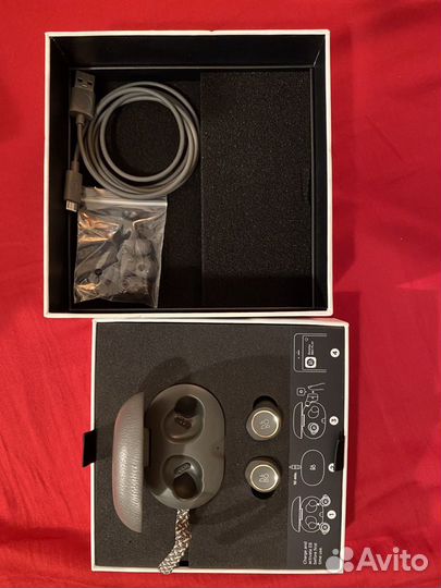 Беспроводные наушники Bang & Olufsen E8