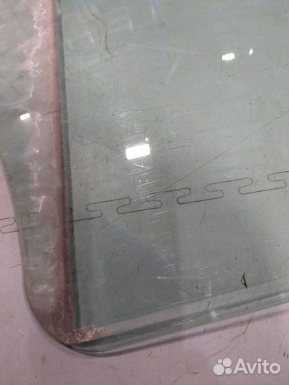Стекло боковой двери правое переднее Mercedes Vito W447 2014