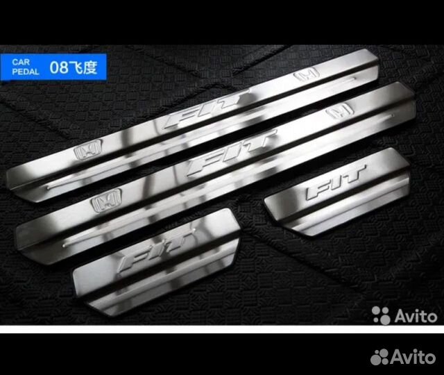 Продам накладки на пороги Honda Fit