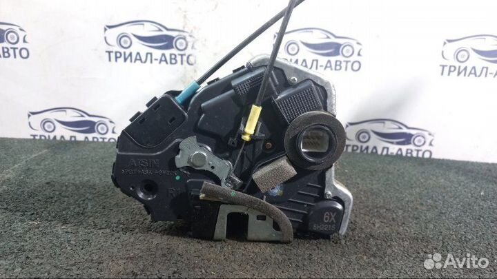 Замок двери передний правый Suzuki Grand Vitara