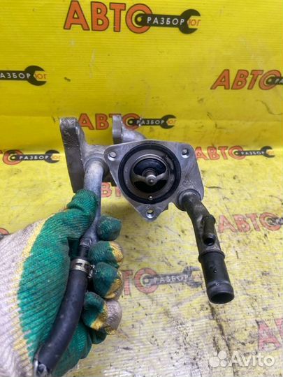 Корпус термостата Kia Sorento G6DB 2010