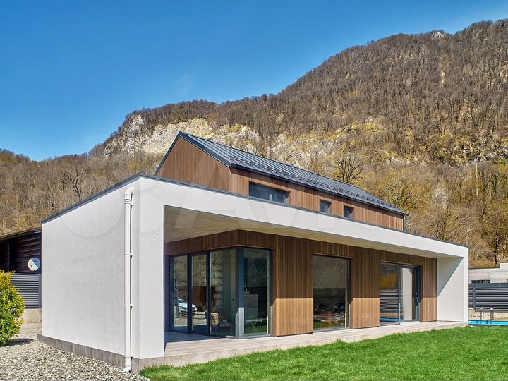 Коттедж 209 м² на участке 6 сот.