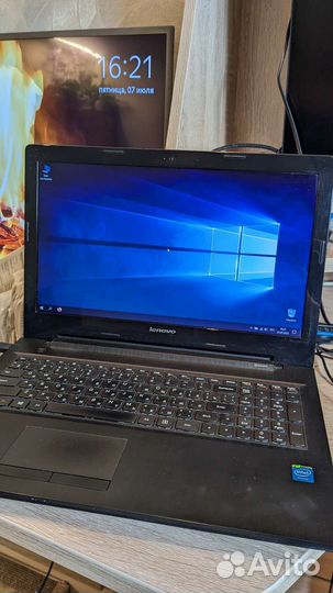 Легкий бесшумный Lenovo с диагональю 15,6
