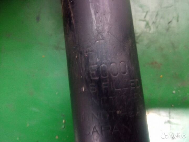 Амортизатор задний Nissan Wingroad WRY11