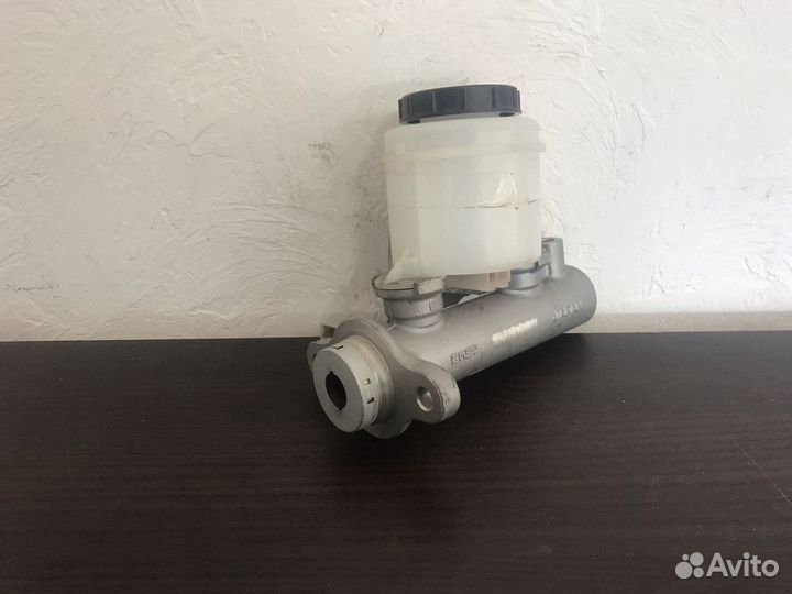 Главный тормозной цилиндр Nissan TD42 Tokico