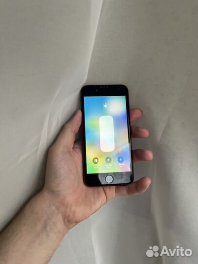 iPhone 8, 64 ГБ